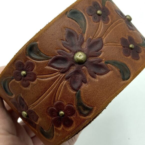 Express Womens Tooled Perforated Genuine Leather Belt Studded Floral Large Boho - Picture 6 of 6